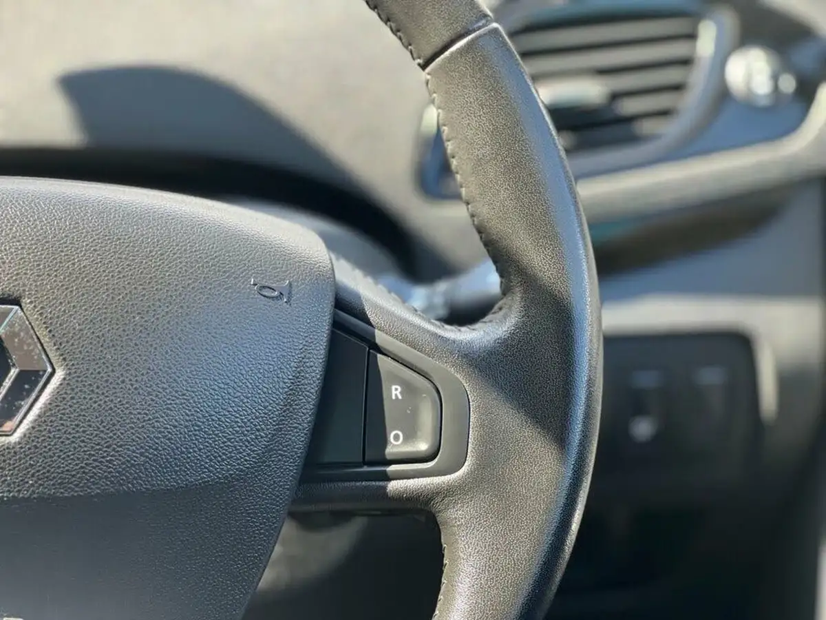 2014-renault-scenic-15td-dynamique-tom-tom-edc-auto-big-10