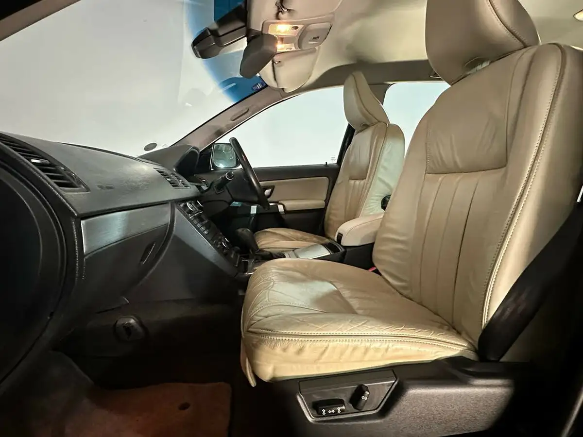 2010-volvo-xc90-24td-d5-se-lux-24d-geartronic-big-16