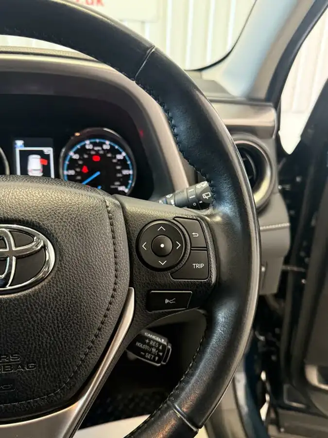 2018-toyota-rav4-25-vvt-i-icon-tech-big-17