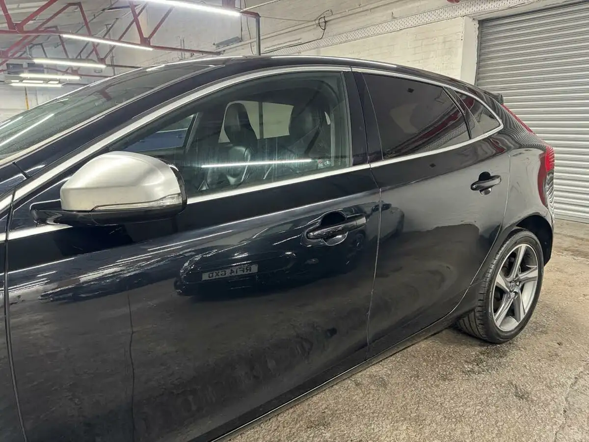 2014-volvo-v40-20td-d3-r-design-lux-nav-big-47