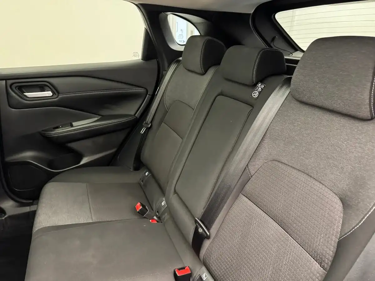 2022-nissan-qashqai-13-dig-t-premiere-edition-140ps-big-31