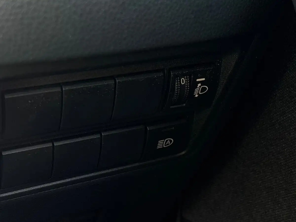 2021-toyota-yaris-15-vvt-i-design-big-23