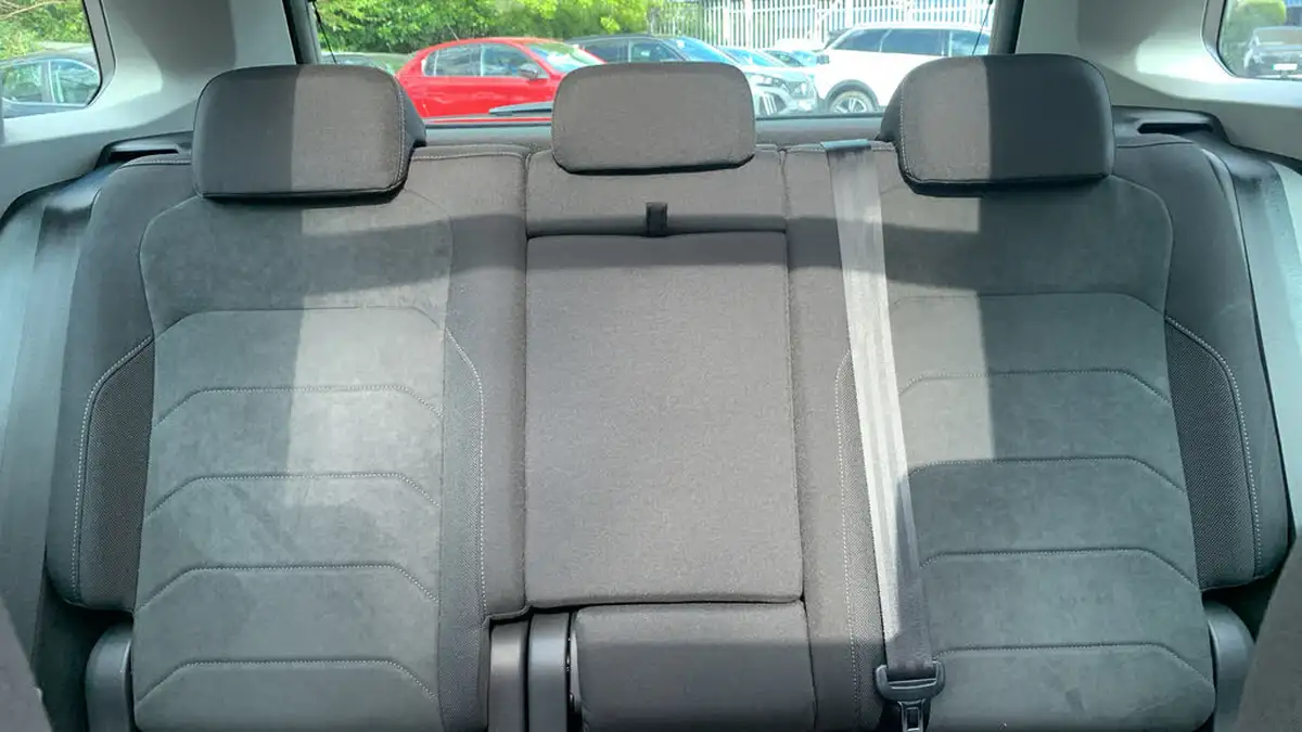 2022-volkswagen-tiguan-15-tsi-elegance-big-24
