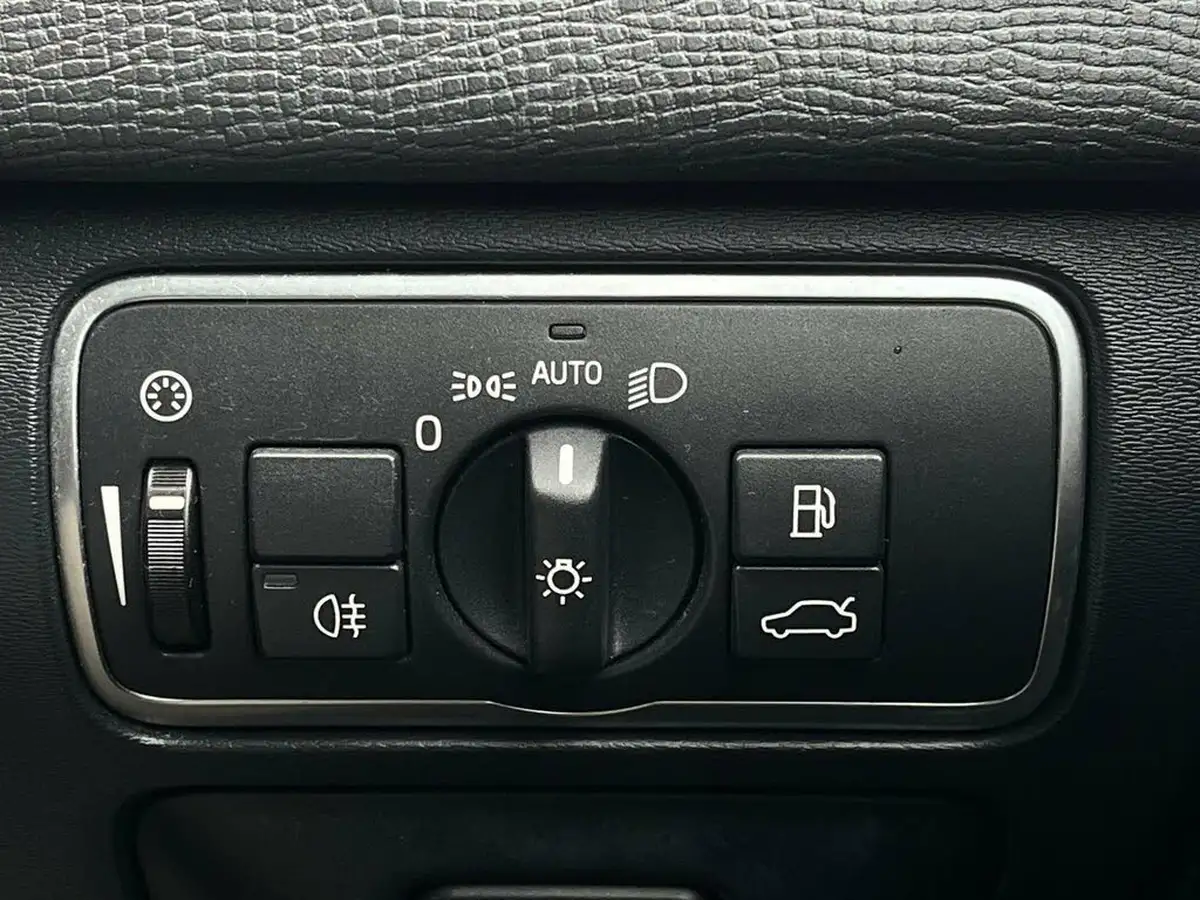 2016-volvo-xc60-20td-d4-se-lux-nav-big-24