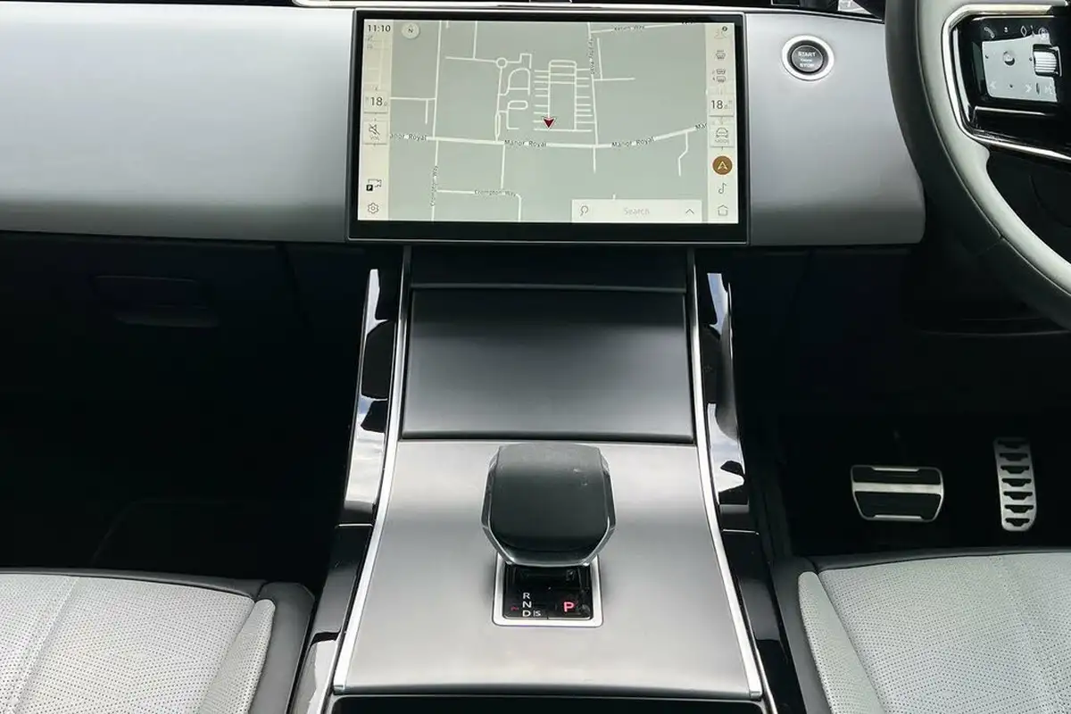 2024-land-rover-range-rover-evoque-15-p270e-dynamic-hse-big-39
