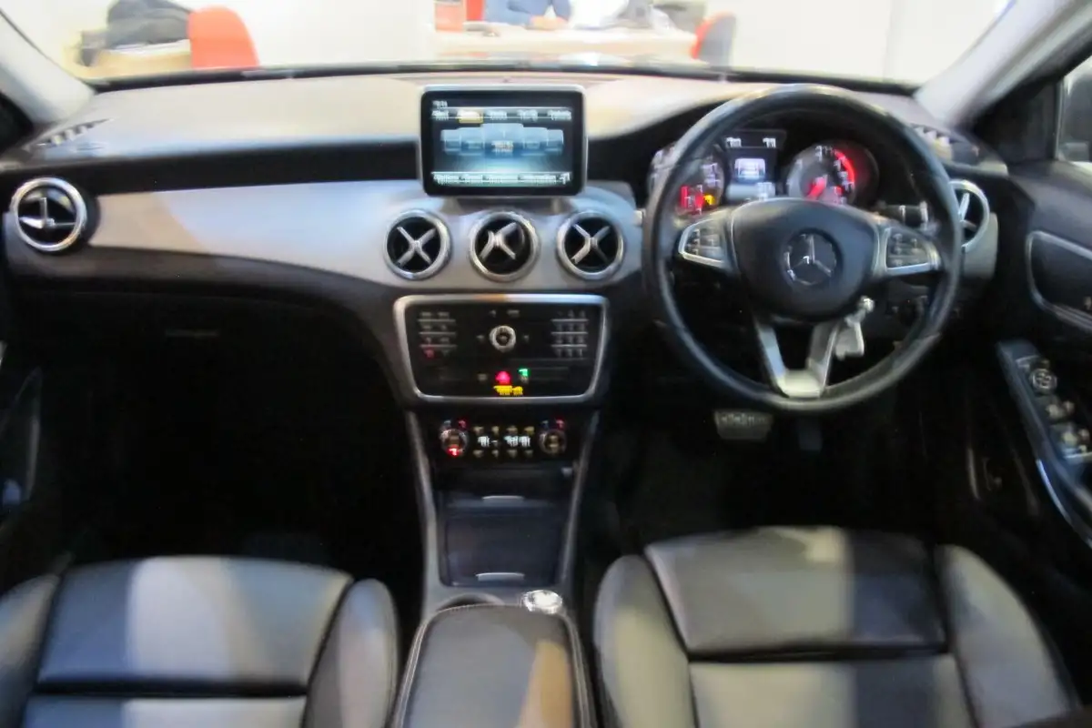 2016-mercedes-benz-gla-class-21d-gla-200d-sport-ss-7g-dct-big-34