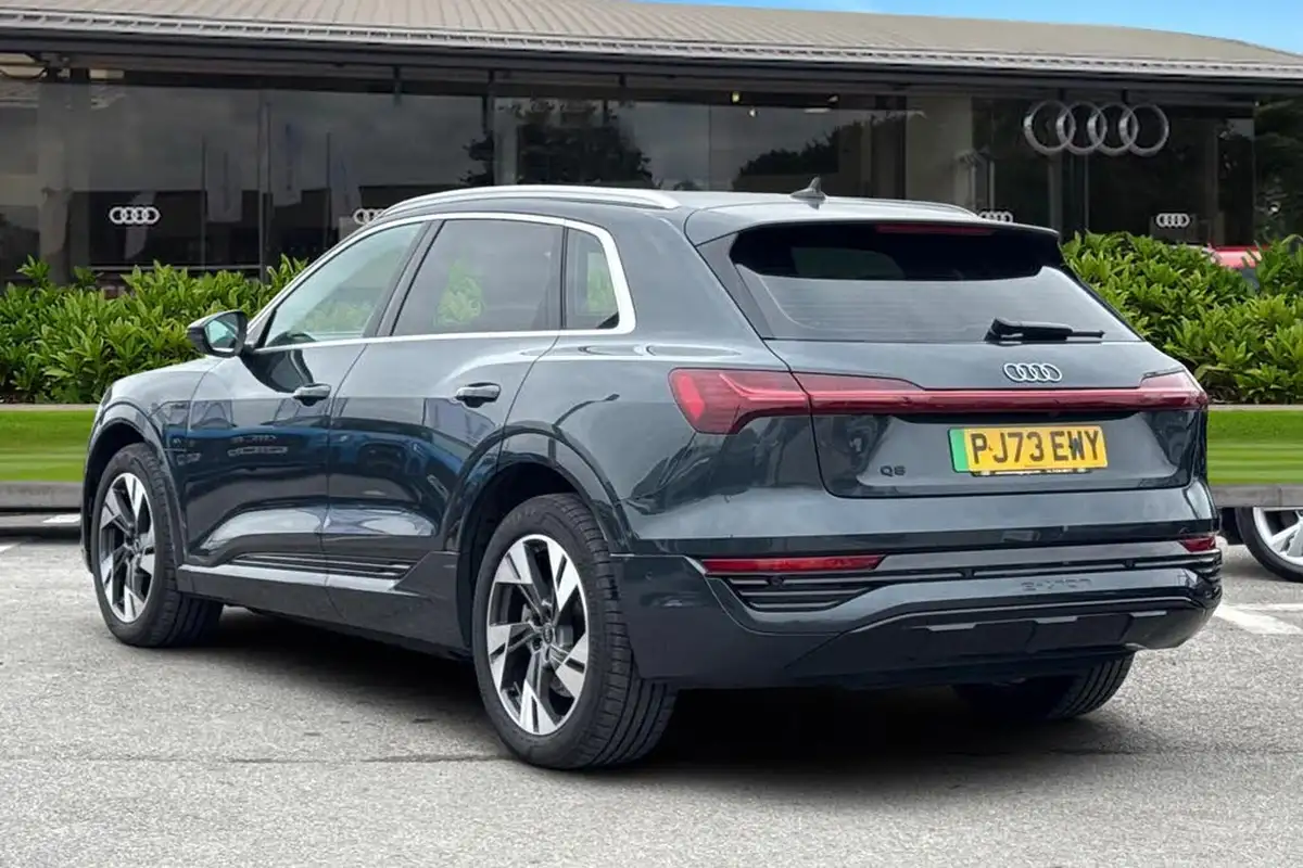 2023-audi-q8-e-tron-55e-sport-suv-big-1