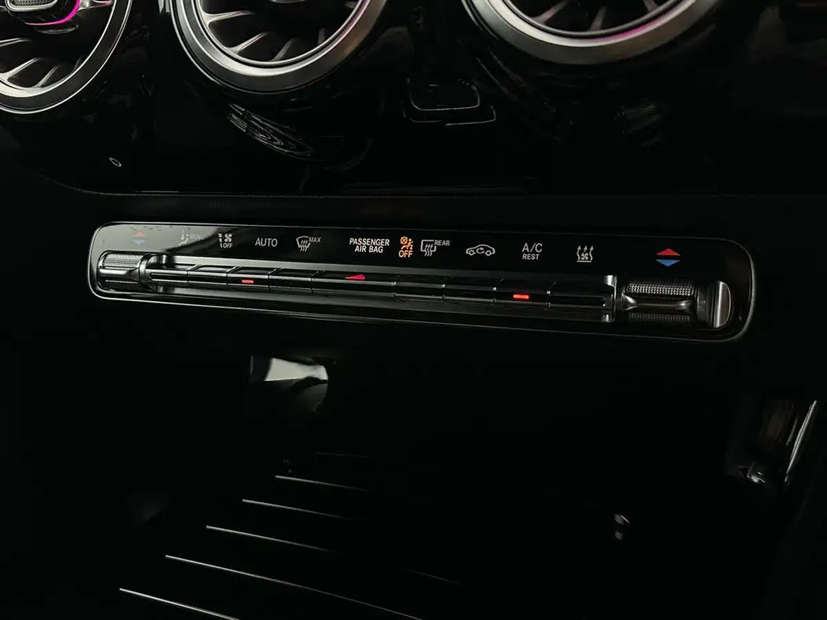 2021-mercedes-benz-a-class-13-a250e-amg-line-premium-hatchback-5d-big-19