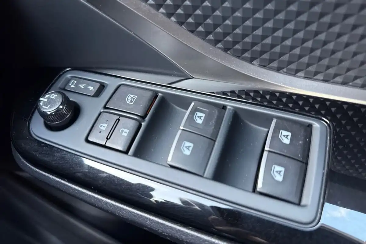 2019-toyota-c-hr-18-vvt-i-dynamic-big-24