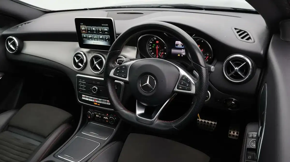 2018-mercedes-benz-cla-21d-cla-220-amg-line-shooting-brake-5d-big-9