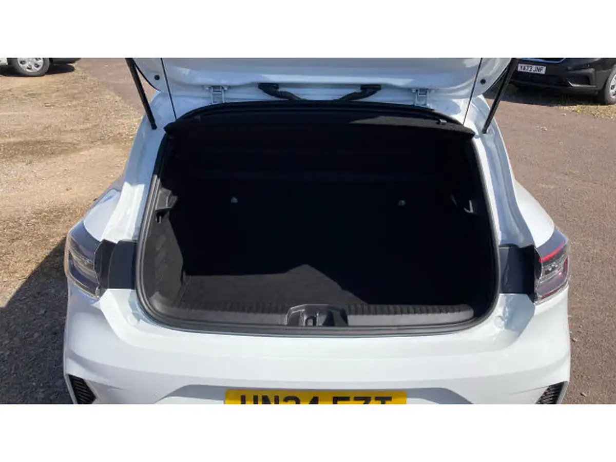 2024-renault-clio-10-tce-techno-big-3
