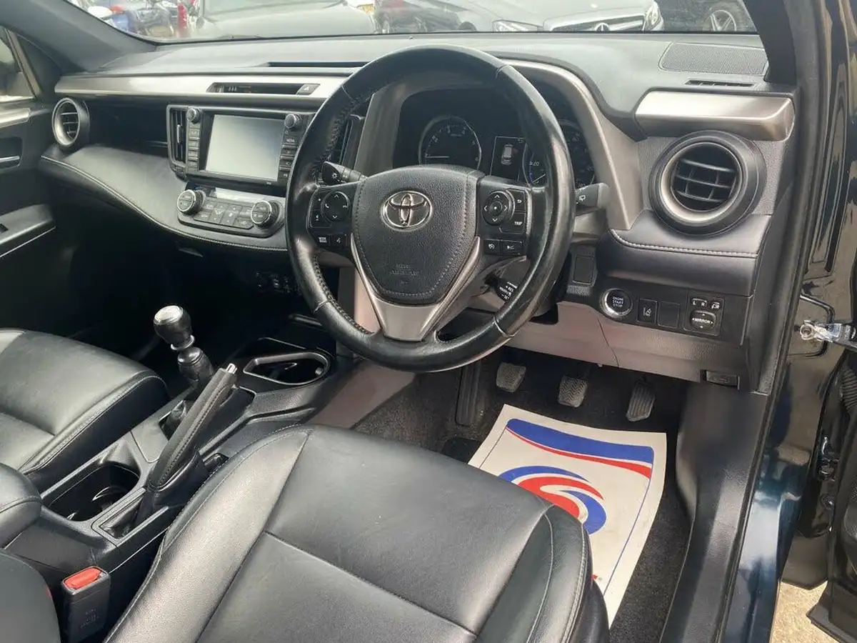 2017-toyota-rav4-20d-4d-excel-tss-navi-big-15