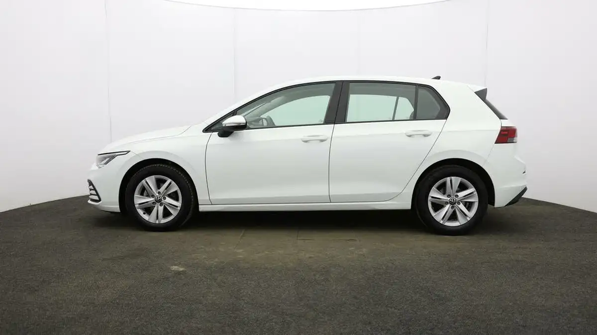 2022-volkswagen-golf-15-tsi-life-150ps-hatchback-big-3
