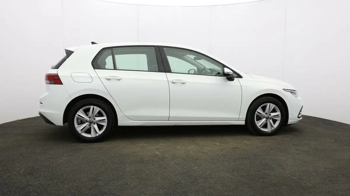 2022-volkswagen-golf-15-tsi-life-150ps-hatchback-big-44