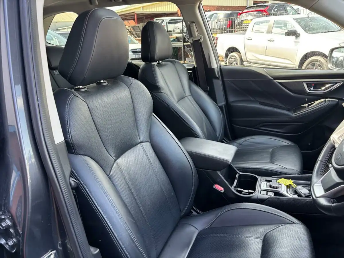 2019-subaru-forester-20-e-boxer-xe-premium-big-12