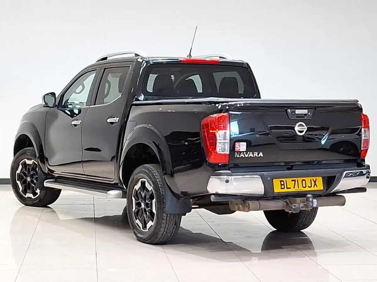 2021-nissan-navara-23dci-tt-tekna-8-navileather-auto-big-1