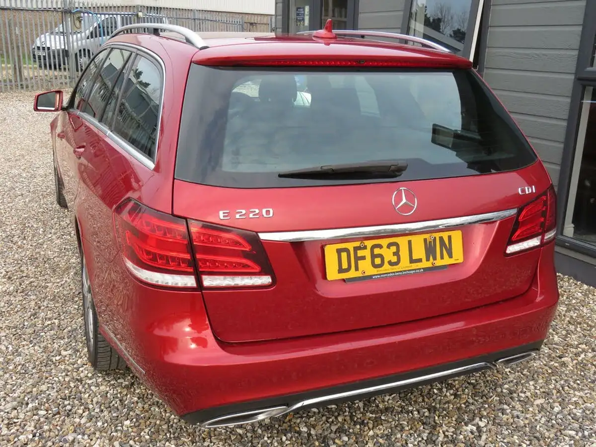 2014-mercedes-benz-e-class-21td-e220-cdi-se-175bhp-cdi-estate-5d-big-33