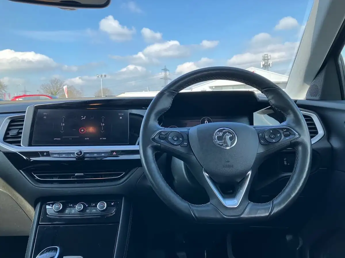 2022-vauxhall-grandland-12-ultimate-big-14