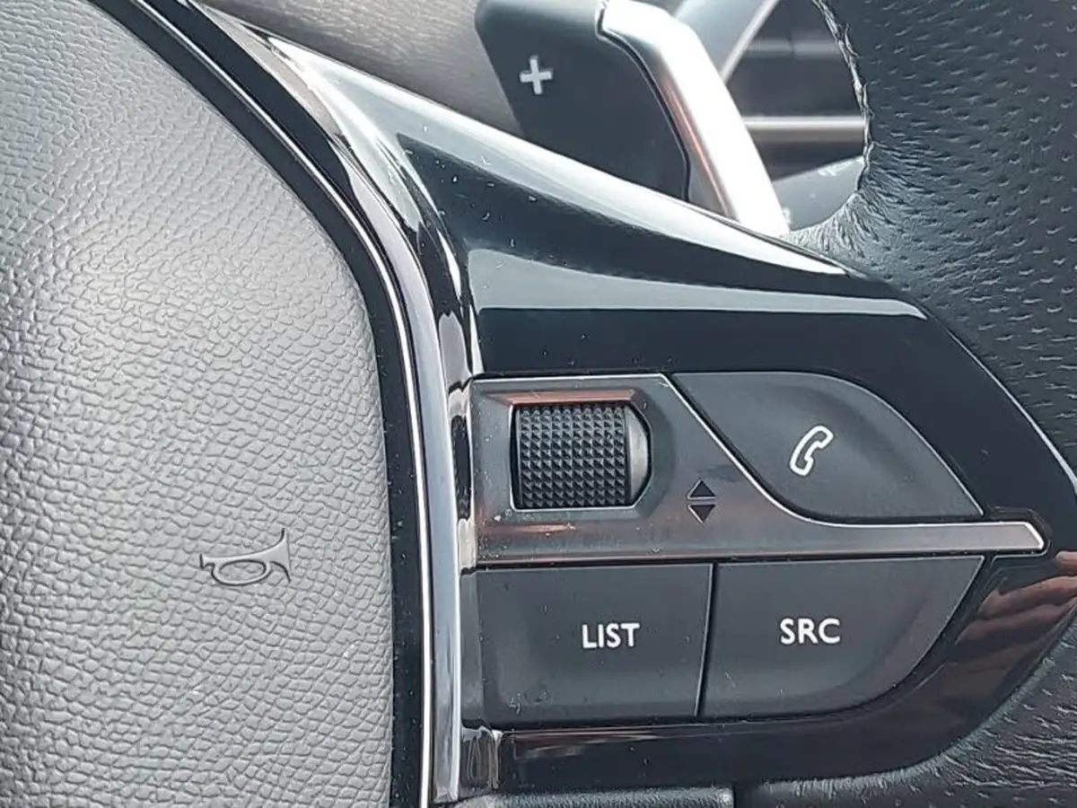 2021-peugeot-3008-suv-12-puretech-gt-premium-big-18