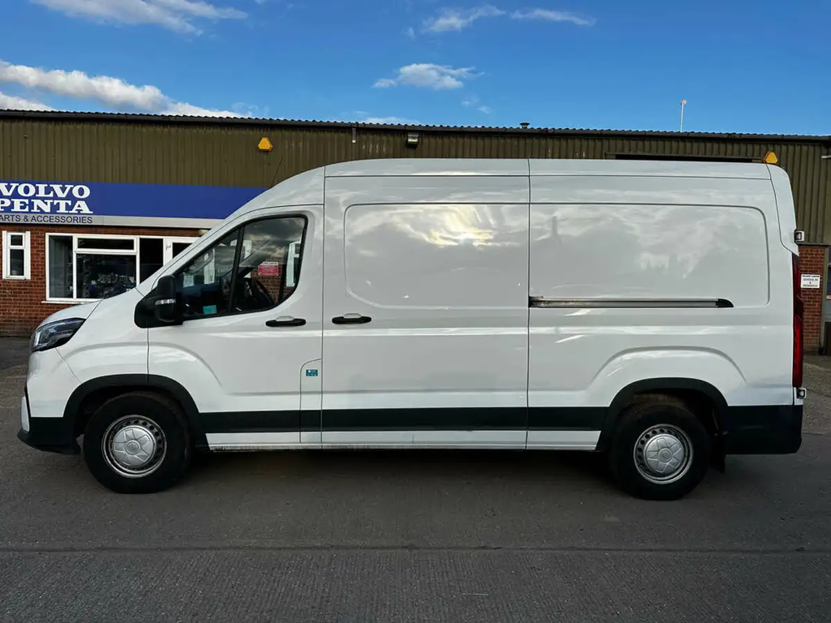 2023-maxus-deliver-9-big-3
