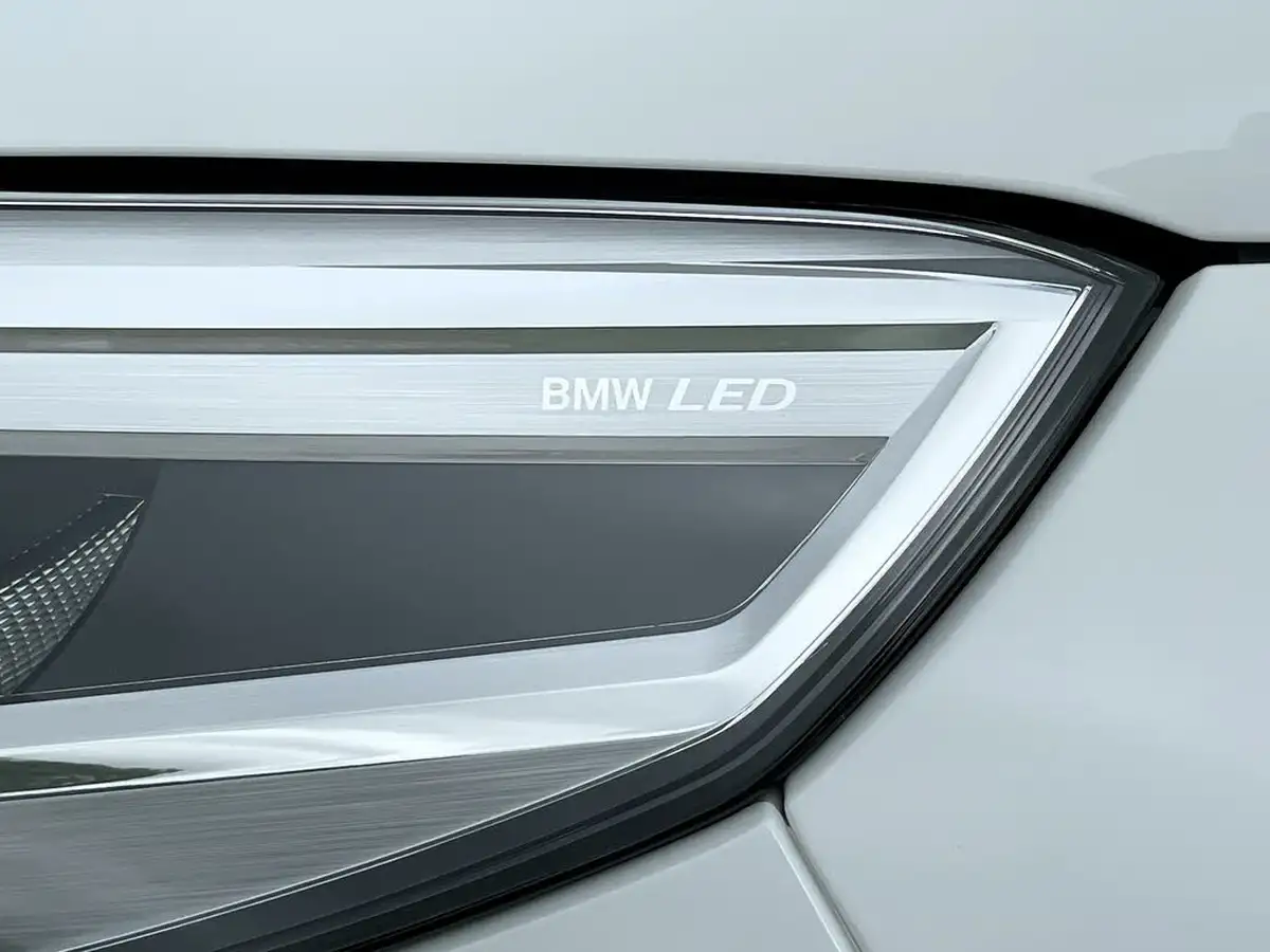 2023-bmw-x1-20td-sdrive18d-xline-big-9