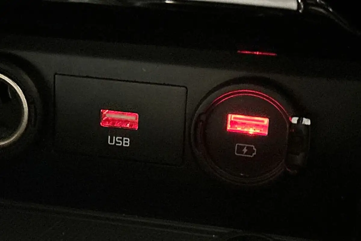 2021-kia-pro-ceed-15-t-gdi-gt-line-big-20