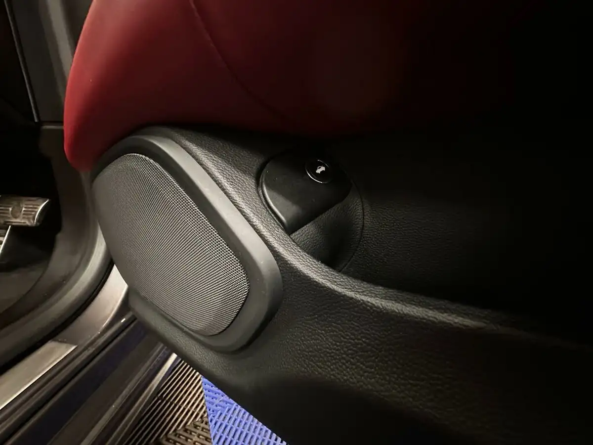 2016-maserati-ghibli-30-big-64