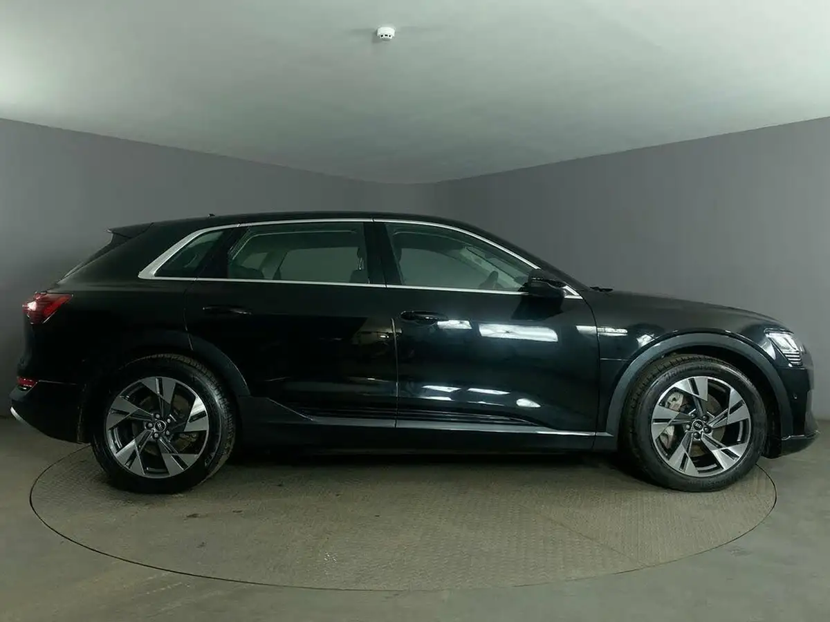 2021-audi-e-tron-50e-sport-station-wagon-big-8