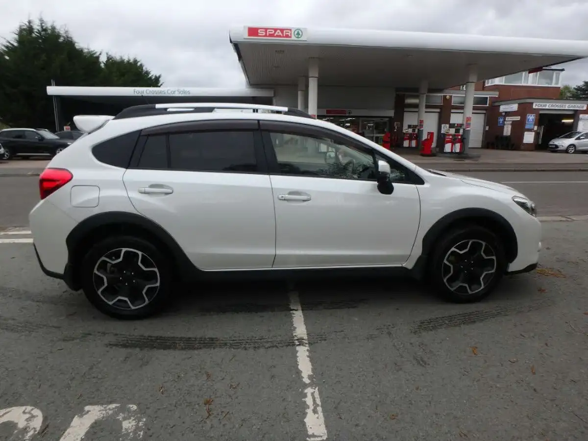 2012-subaru-xv-big-7