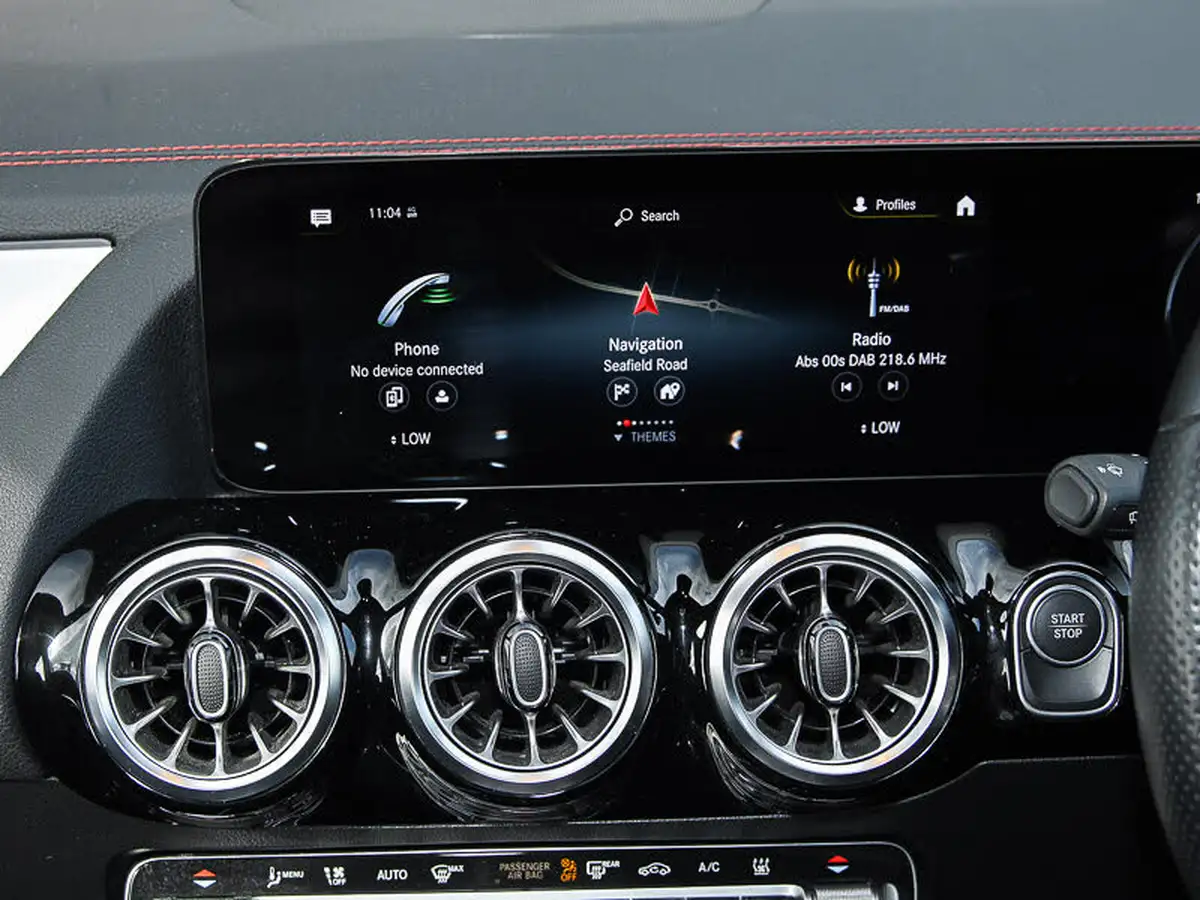 2022-mercedes-benz-eqa-e-eqa-250-amg-line-big-17