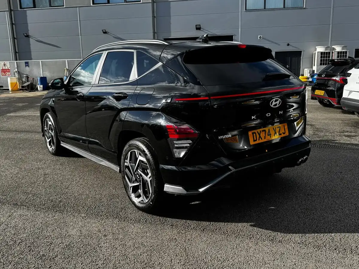 2024-hyundai-kona-10-t-gdi-n-line-s-100ps-two-tone-roof-big-5