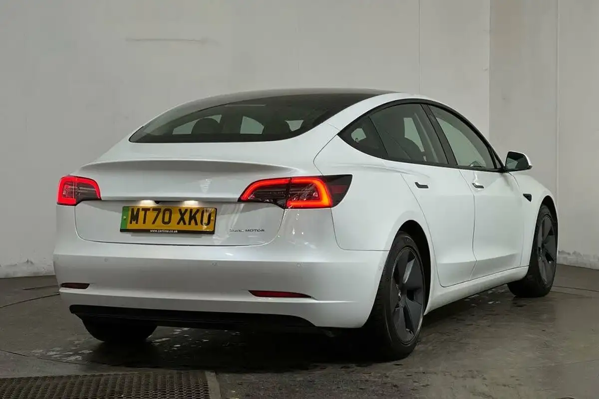 2020-tesla-model-3-e-long-range-big-13