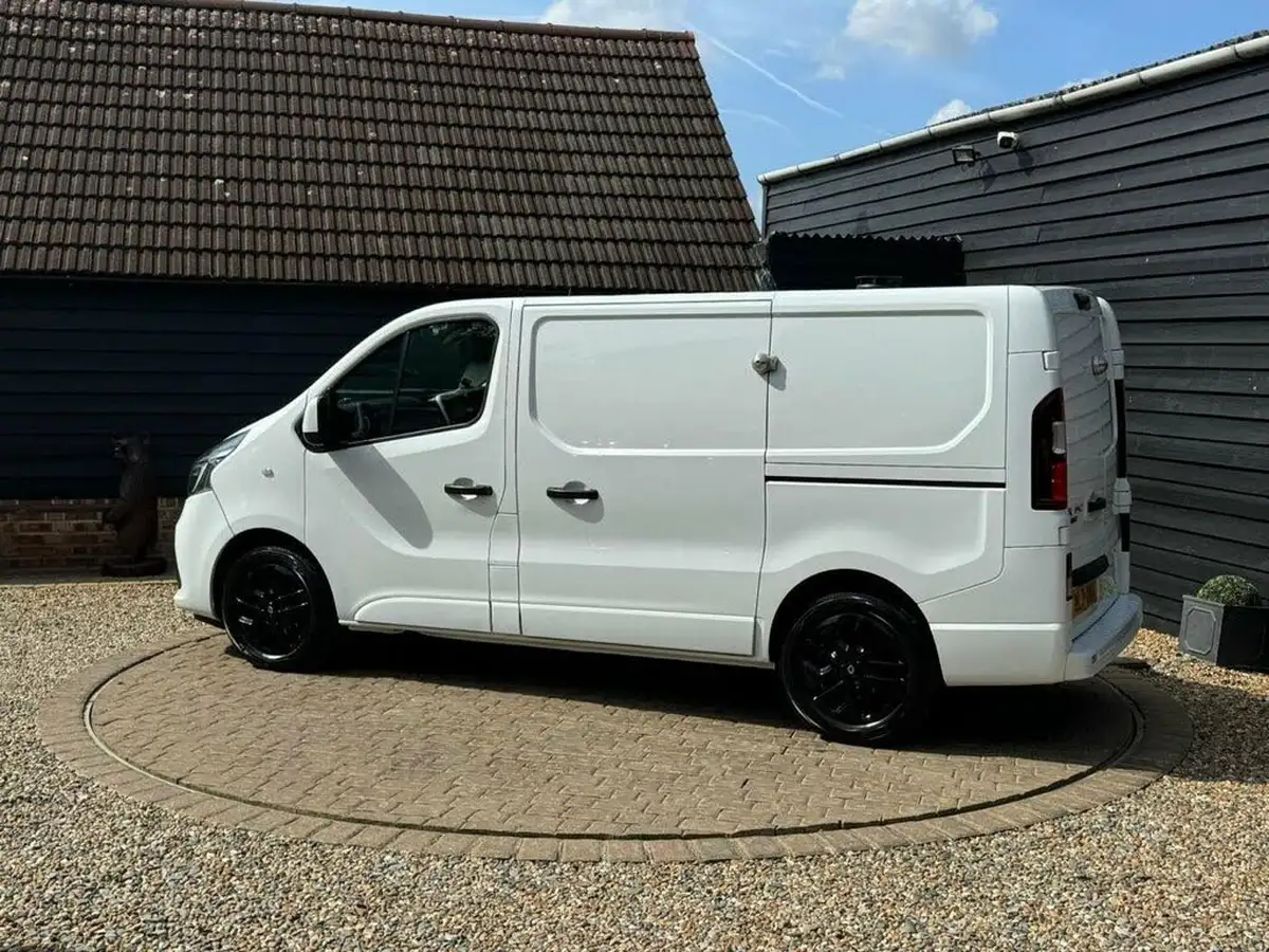 2021-renault-trafic-20dci-sl28-energy-170-black-edition-non-nav-edc-auto-big-27