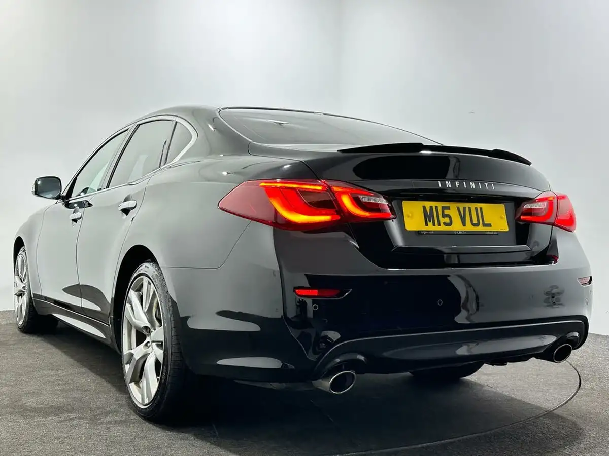 2016-infiniti-q70-22td-sport-big-44