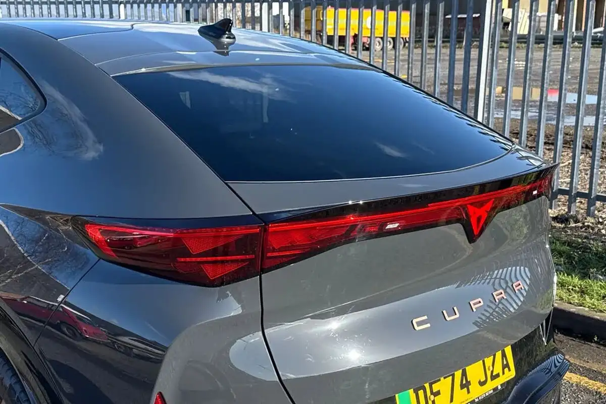 2024-cupra-tavascan-e-v2-big-15