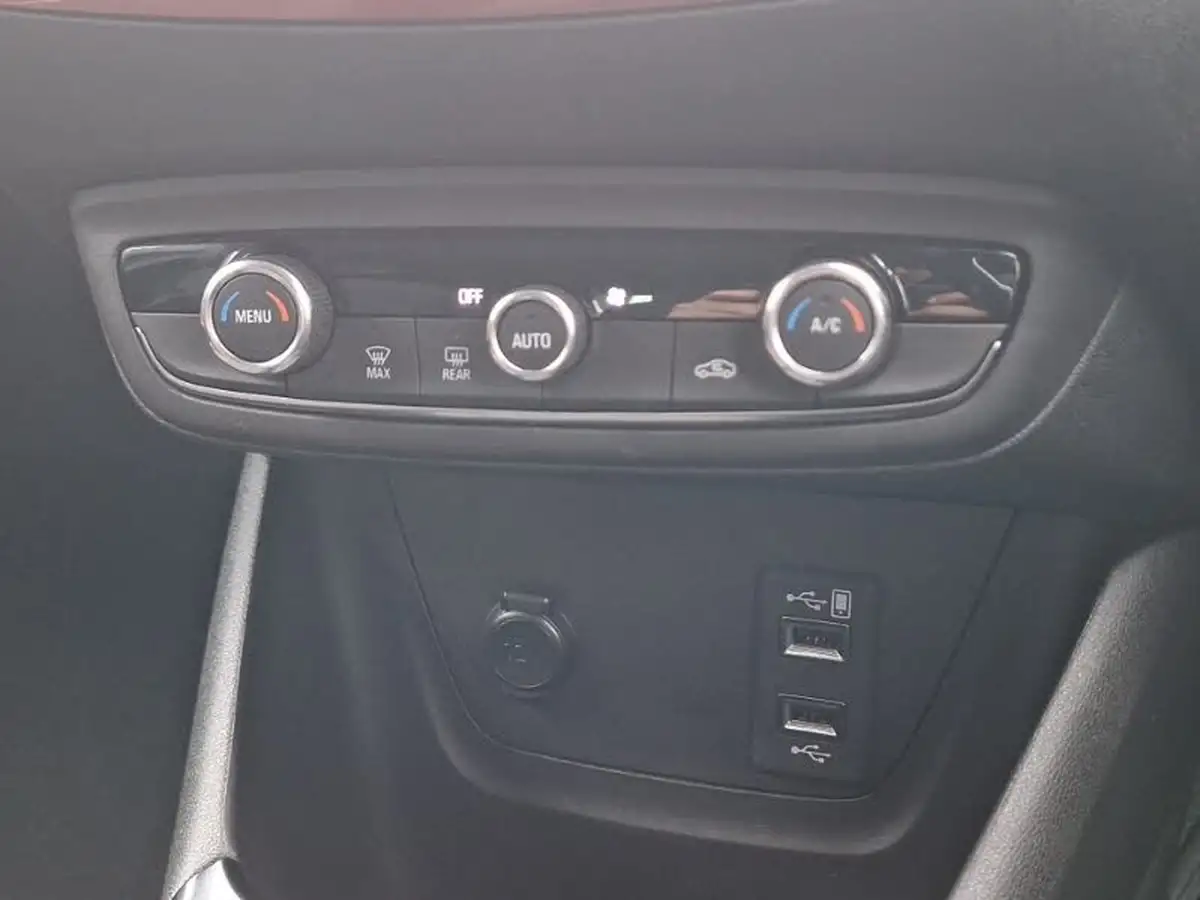2022-vauxhall-crossland-12-gs-line-110ps-big-15