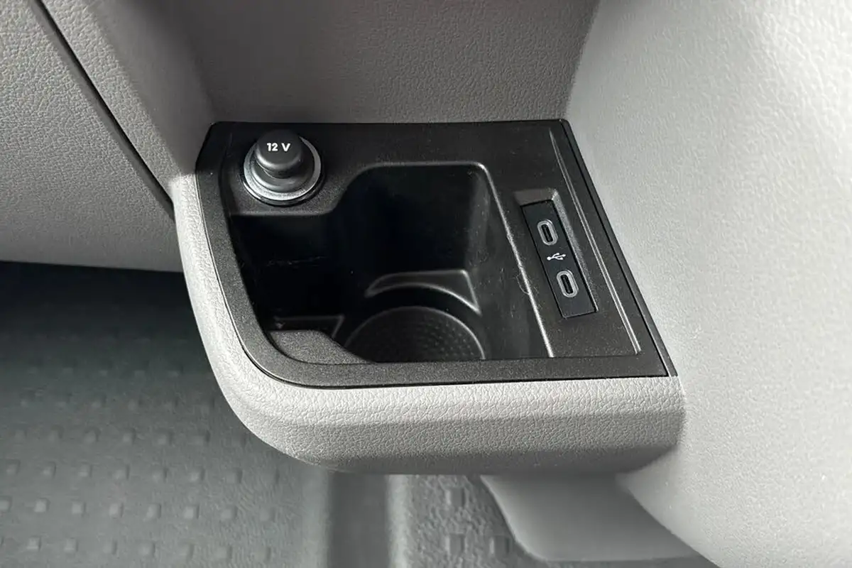 2024-volkswagen-transporter-big-38