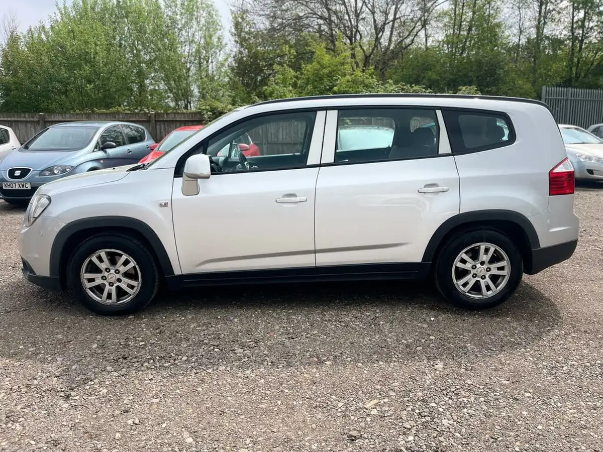 2011-chevrolet-orlando-20td-lt-163ps-auto-big-3