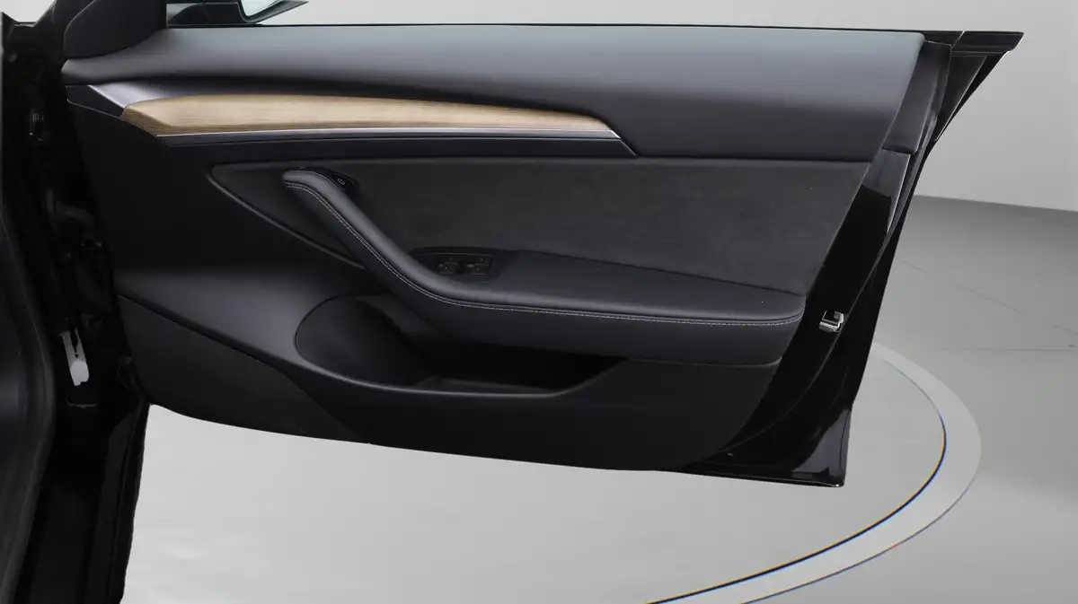 2021-tesla-model-3-e-performance-awd-big-14