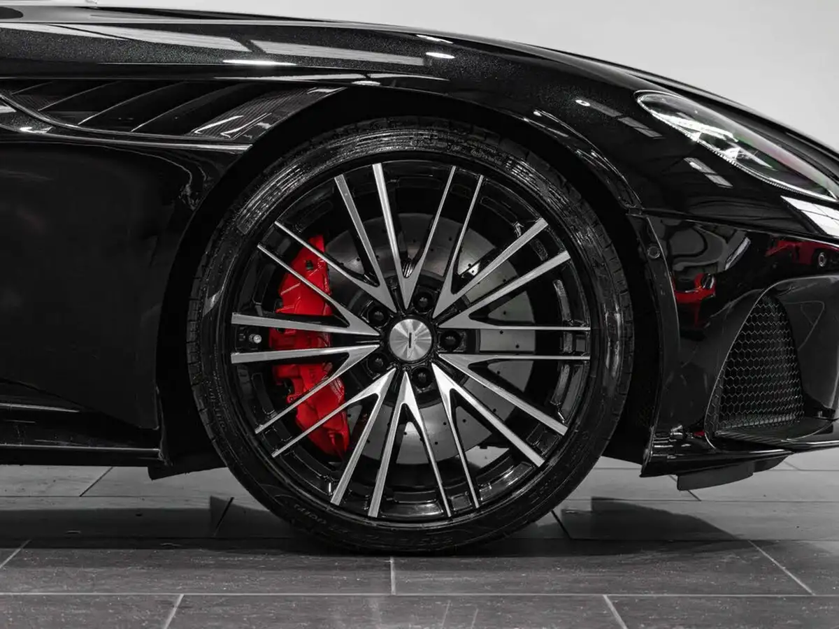 2020-aston-martin-dbs-52-v12-superleggera-big-7