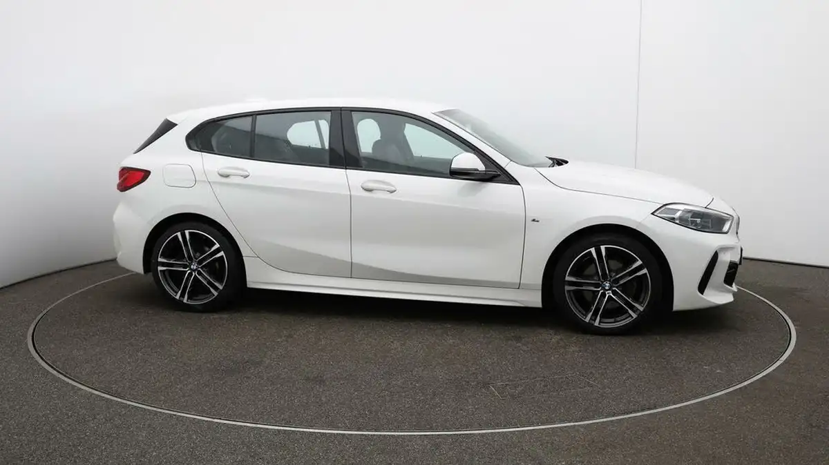 2021-bmw-1-series-15-118i-m-sport-lcp-big-40