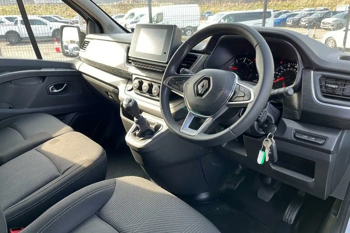 2022-renault-trafic-20dci-sl28-130-sport-big-12