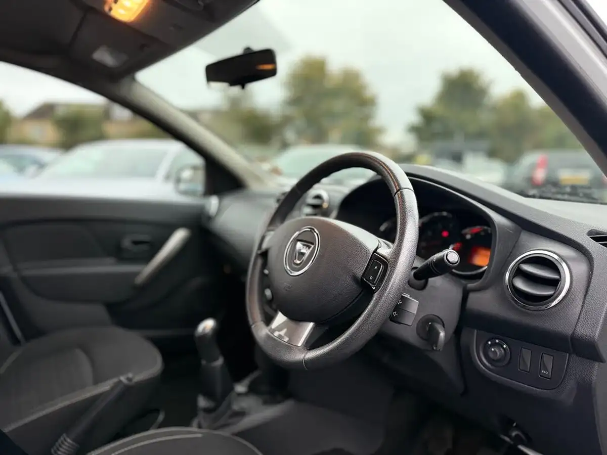 2013-dacia-sandero-09-laureate-big-2