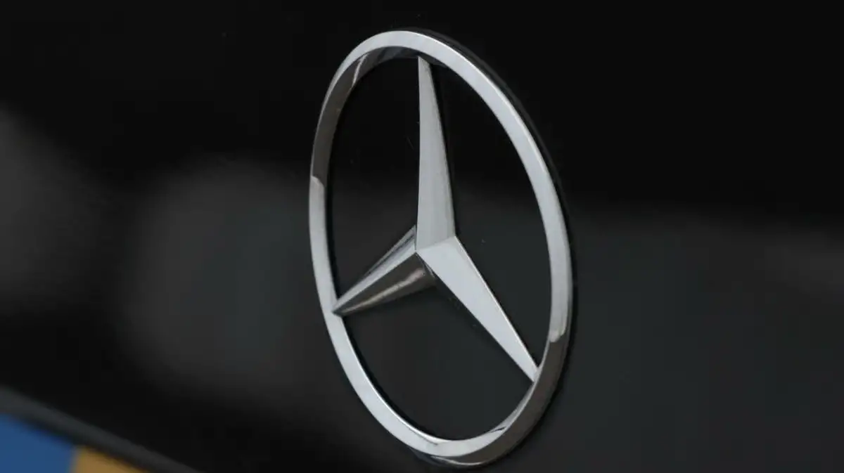 2020-mercedes-benz-a-class-13-a200-amg-line-saloon-4d-7g-dct-big-21