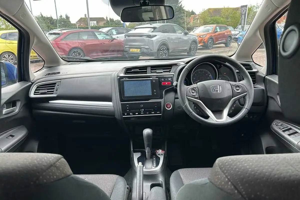 2017-honda-jazz-13-i-vtec-ex-cvt-big-3