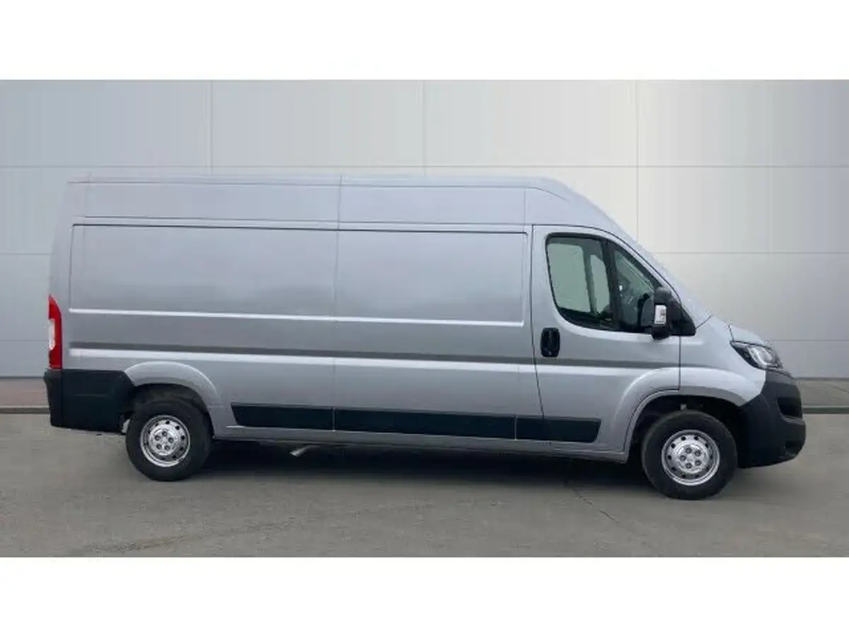 2023-peugeot-boxer-22-bluehdi-professional-premium-335-l3h2-panel-big-4