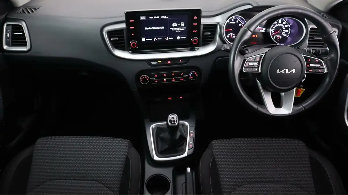 2023-kia-ceed-15-t-gdi-2-158bhp-sportswagon-big-12