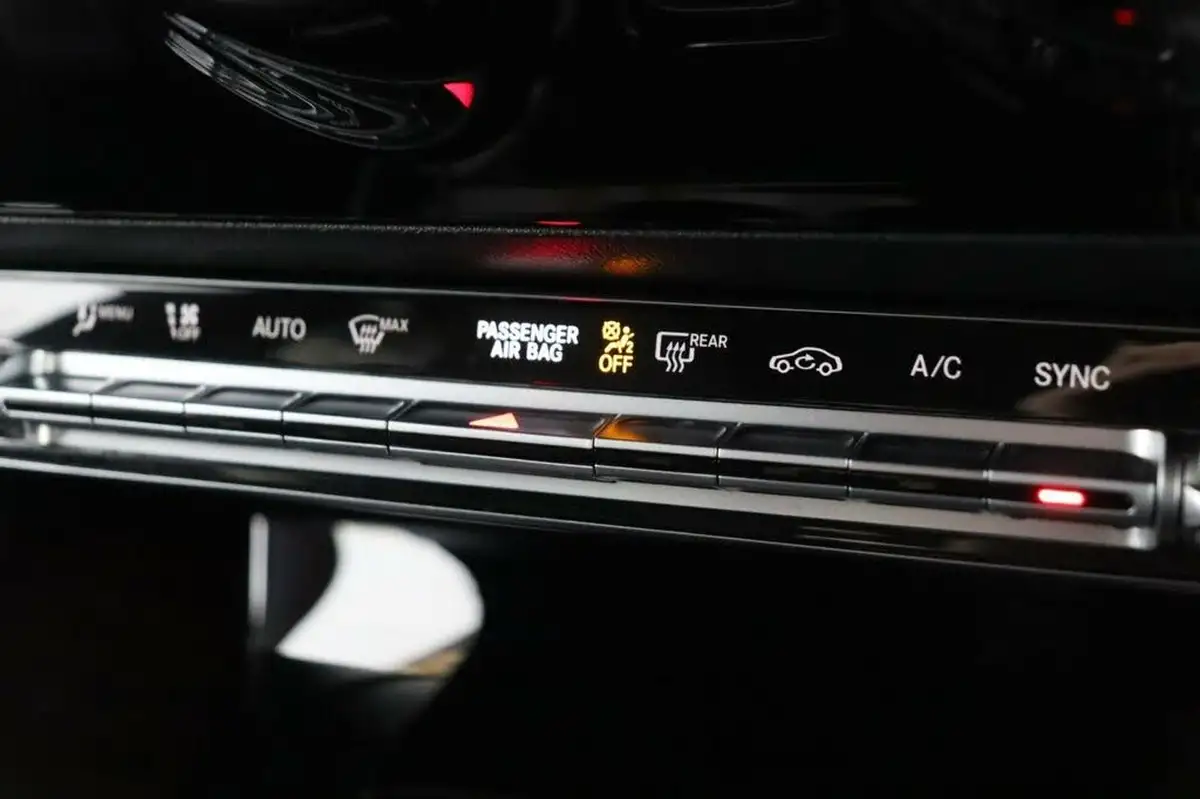 2022-mercedes-benz-cla-13-cla-200-amg-line-premium-coupe-4d-big-27