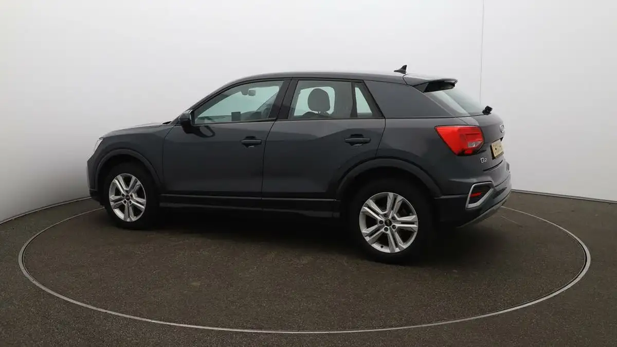 2022-audi-q2-10-30-tfsi-sport-big-38