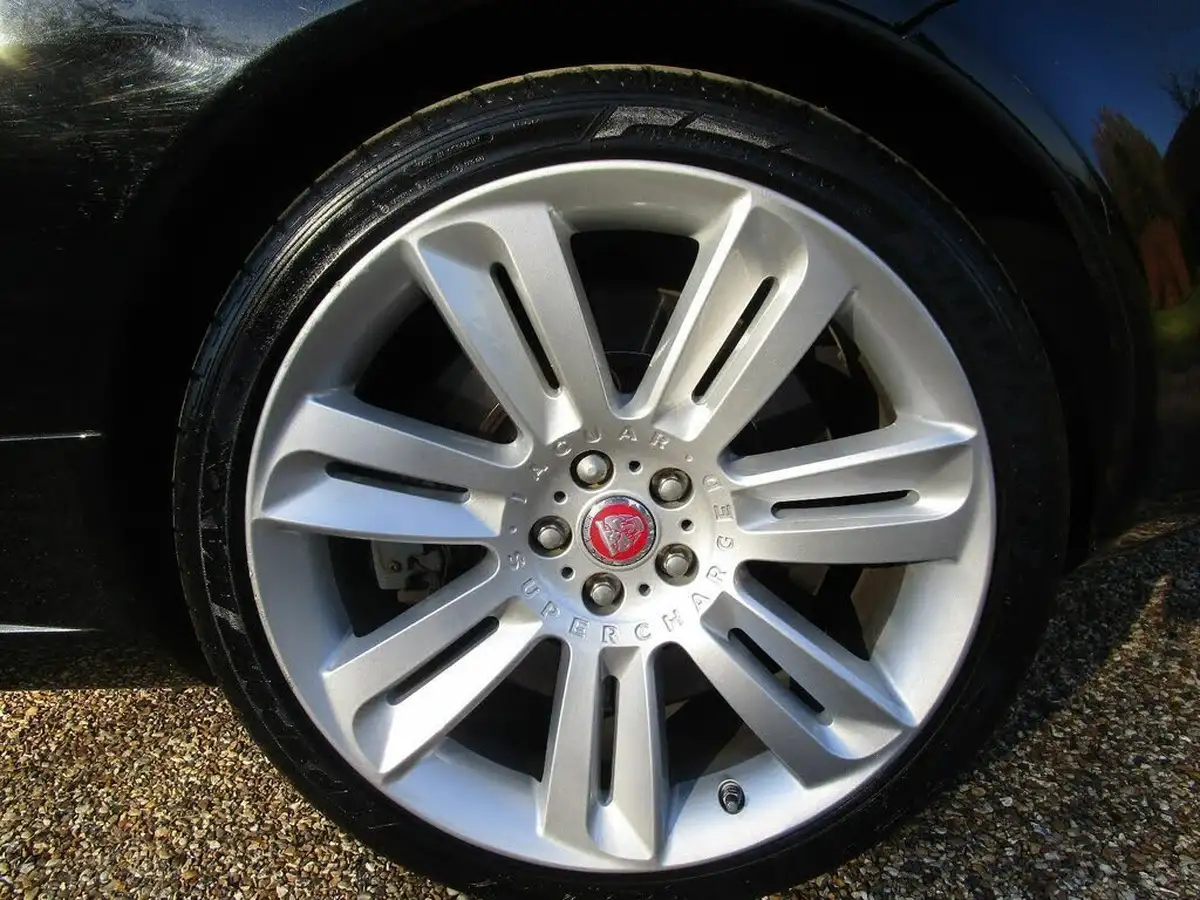 2009-jaguar-xk-big-14